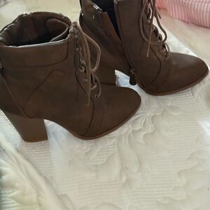 Women’s Brown Lace-Up Block Heel Ankle Boots